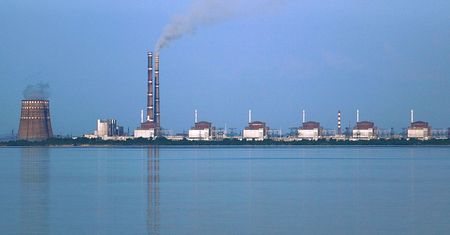 Wojna w Ukrainie. Rosyjskie wojsko próbuje zdobyć Zaporoską Elektrownię Jądrową. Słychać strzały