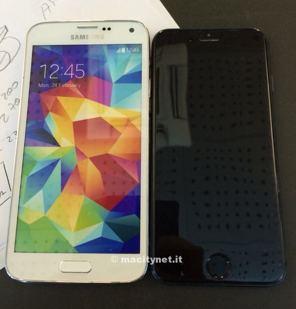 W skrócie: cena Galaxy K Zoom, HTC One mini 2 na zdjęciu i Play vs T-Mobile 8