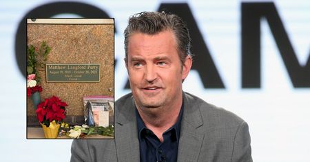 Nowa tabliczka na grobie Matthew Perry'ego. To ukłon w stronę jego ikonicznej roli