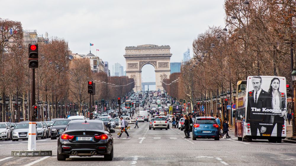 Ulica Paryża (fot. Shutterstock / muratart)