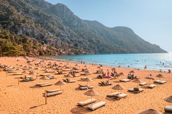Turcja wprowadza nocne zakazy na plażach. Surowe kary za ich złamanie