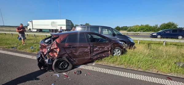 Warmińsko-mazurskie: Zderzenie pięciu pojazdów blokuje trasę na S7