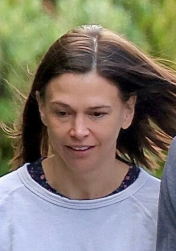 Hugh Jackman spaceruje z Sutton Foster