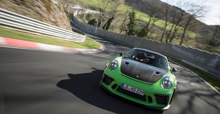 Porsche 911 GT3 RS z czasem poniżej 7 min na Nurburgringu. Jedno z najszybszych aut na świecie