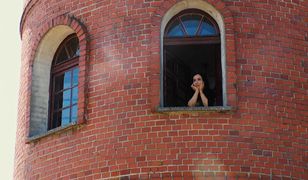 "Rolnik szuka żony". Pałacyk, stadnina i duże metraże. Tak mieszkają rolnicy tej edycji