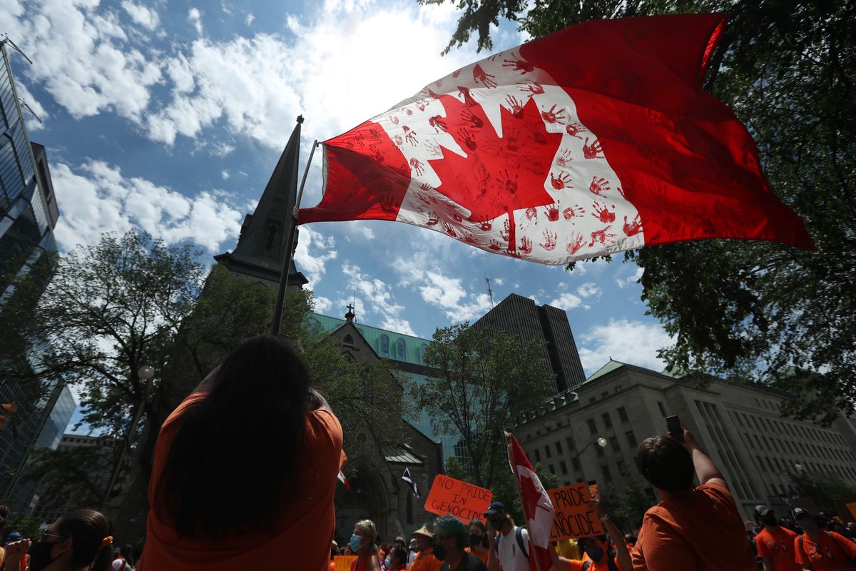 Kanada. Protestujący obalili pomniki królowej Wiktorii i Elżbiety II 