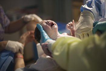 Uruchomiono pierwszy pokój narodzin. Tyle porodówek zamknięto w tym roku