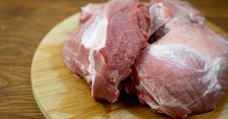 Łopatka wieprzowa - kalorie i wartości odżywcze, wpływ na zdrowie, gulasz z łopatki