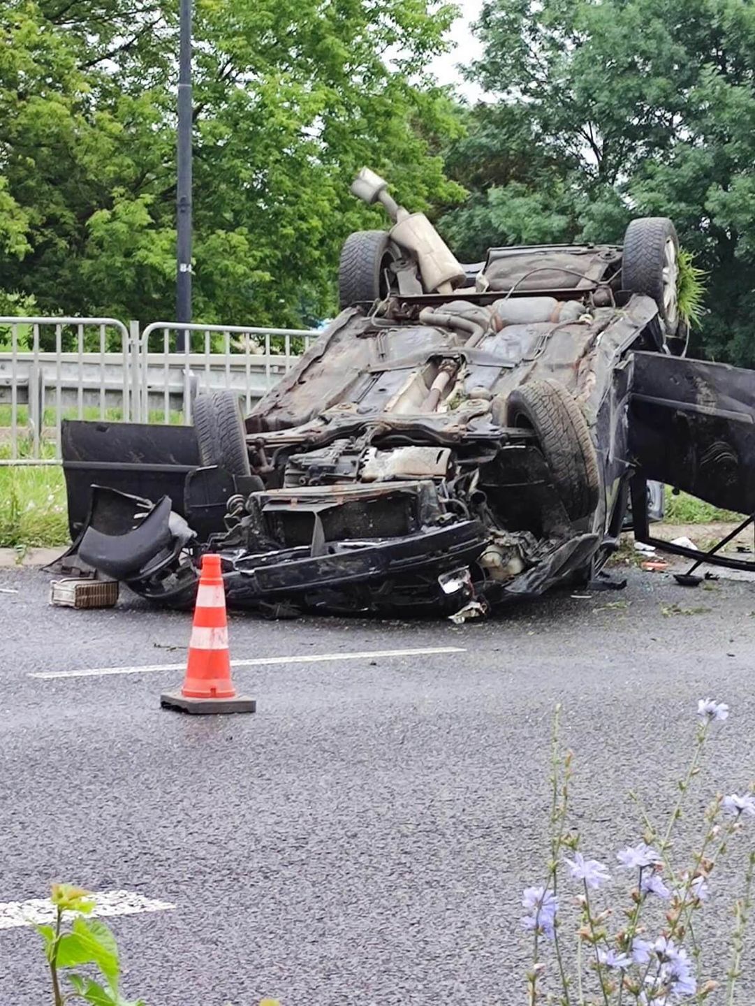 Dachowanie seata na al. Tysiąclecia