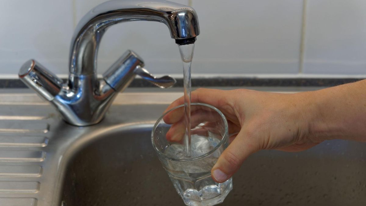 Woda pitna przepływająca przez galwanizowane rury może być zanieczyszczona kadmem.