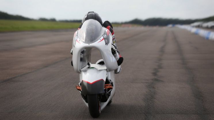 Brytyjskie monstrum. To będzie najszybszy motocykl elektryczny świata? 1
