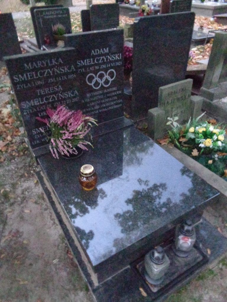Grób Adama Smelczyńskiego na Cmentarzu Wojskowym na Powązkach fot. Lukasz2 - Praca własna, CC0