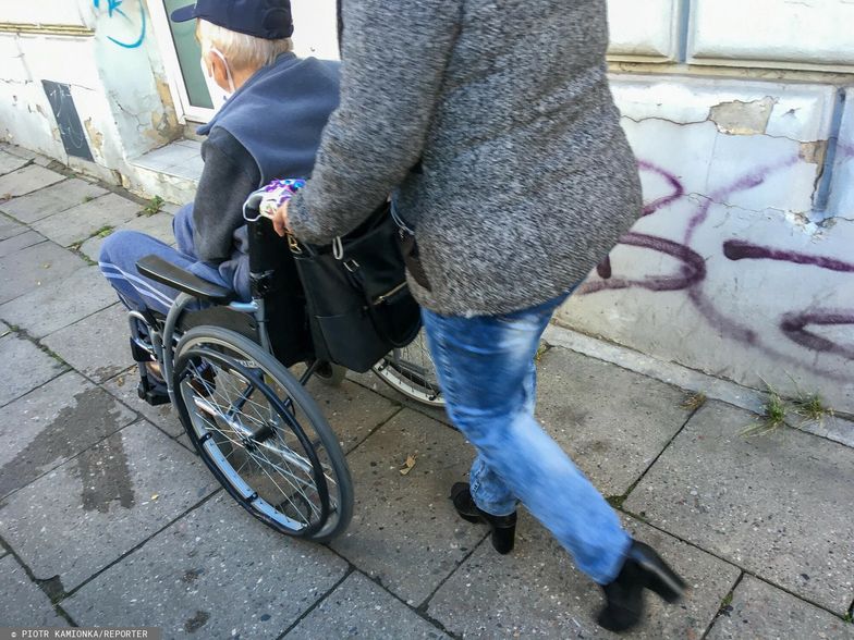 Opiekunki pracujące w Niemczech. "Jestem wykończona psychicznie. Miałam się wynieść w 20 minut"