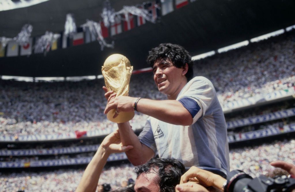Kochały go miliony kibiców. Jak dobrze pamiętasz Maradonę?