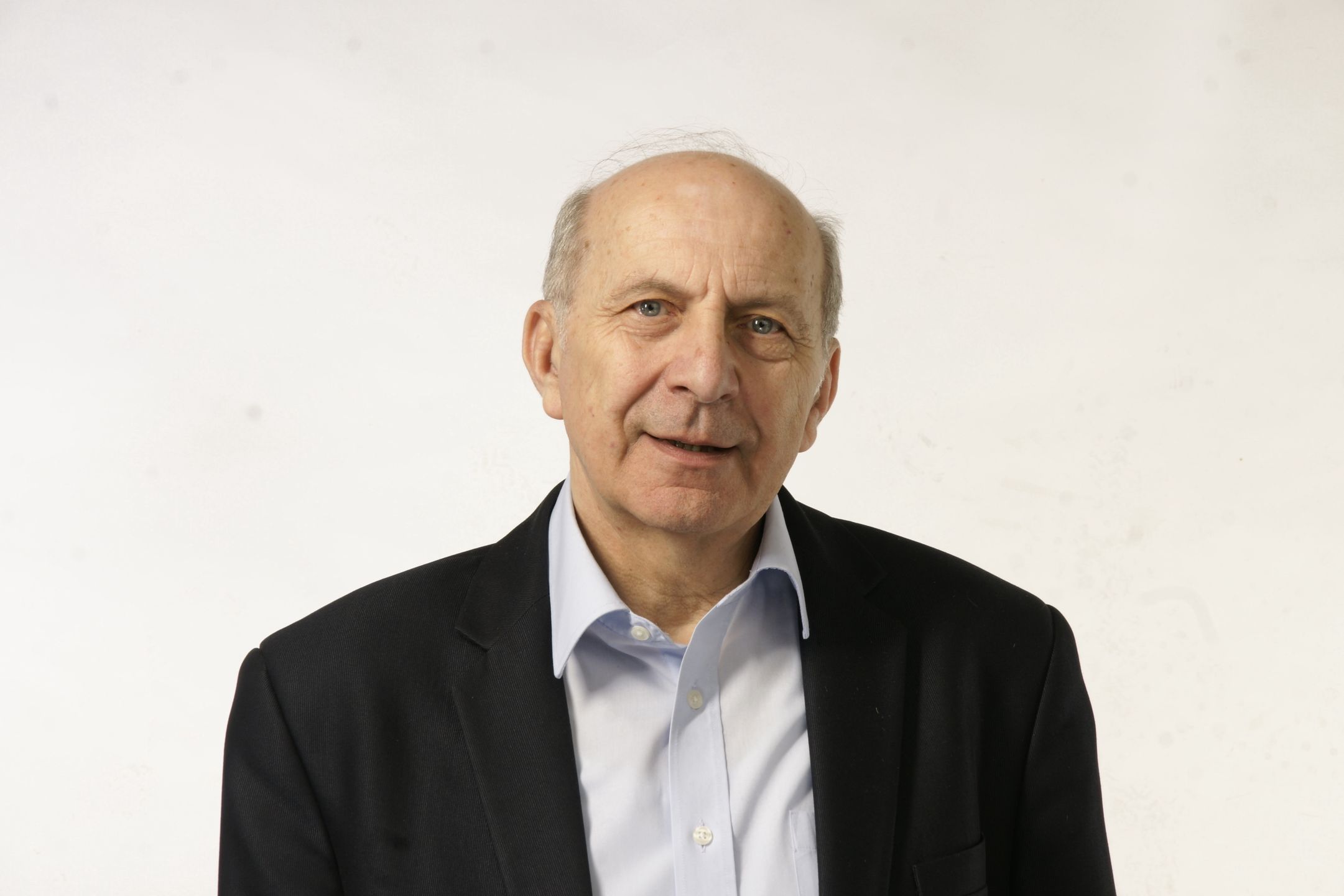 Warszawa. Andrzej Rogiński to działacz społeczny, propagator idei bezpartyjnych samorządów. W 1982 roku zakładał Społeczny Komitet Budowy Metra