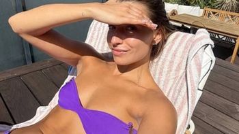 NATURALNA Julia Wieniawa po licznych zagranicznych wojażach opala się na tarasie. "STAYCATION" (FOTO)
