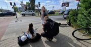 Łódź. Wypadek na al. Piłsudskiego przy C.H. Tulipan. Kobieta na hulajnodze potrącona przez samochód osobowy