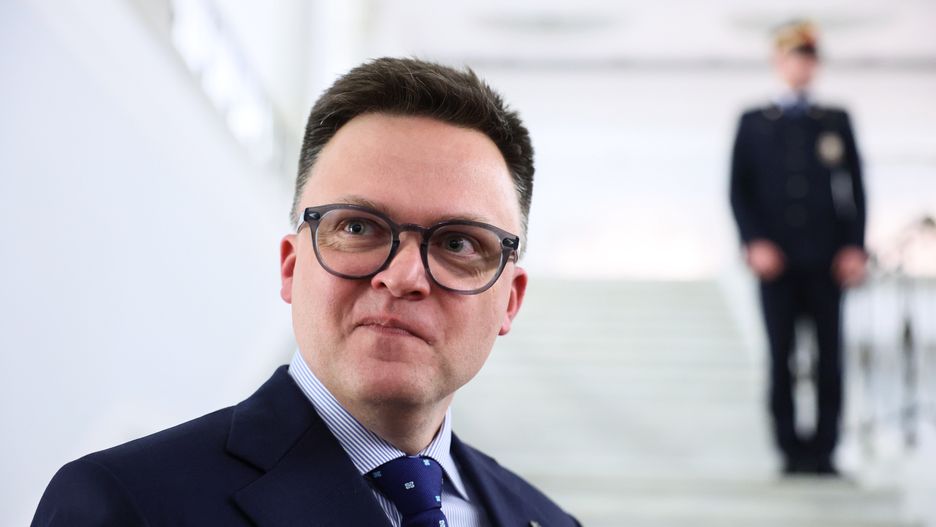 Warszawa, 04.01.2024. Marszałek Sejmu Szymon Hołownia przed rozpoczęciem konferencji prasowej w Sejmie w Warszawie, 4 bm. (amb) PAP/Leszek Szymański