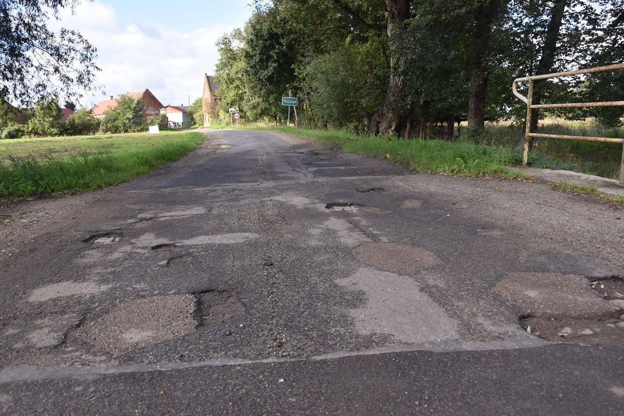 Tak wygląda powiatowa droga w Wojszynie