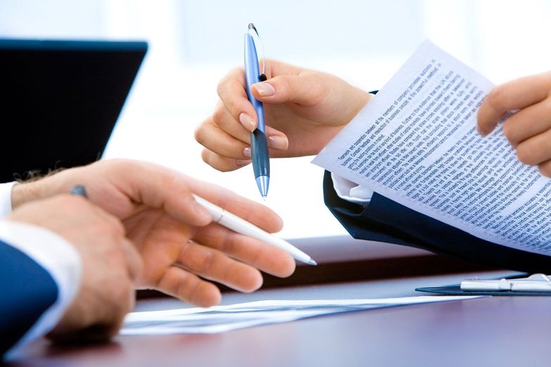 Umowa deweloperska - kto ponosi koszty i ile kosztuje podpisanie umowy u notariusza?
