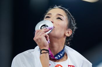 Zdobyła srebrny medal. Ekstrawaganckie paznokcie kradną show