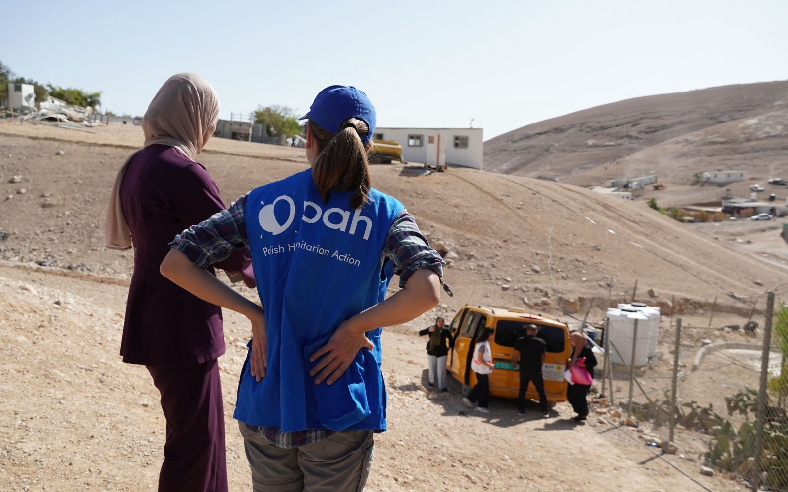 Mobilne kliniki docierają do pacjentów z pomocą