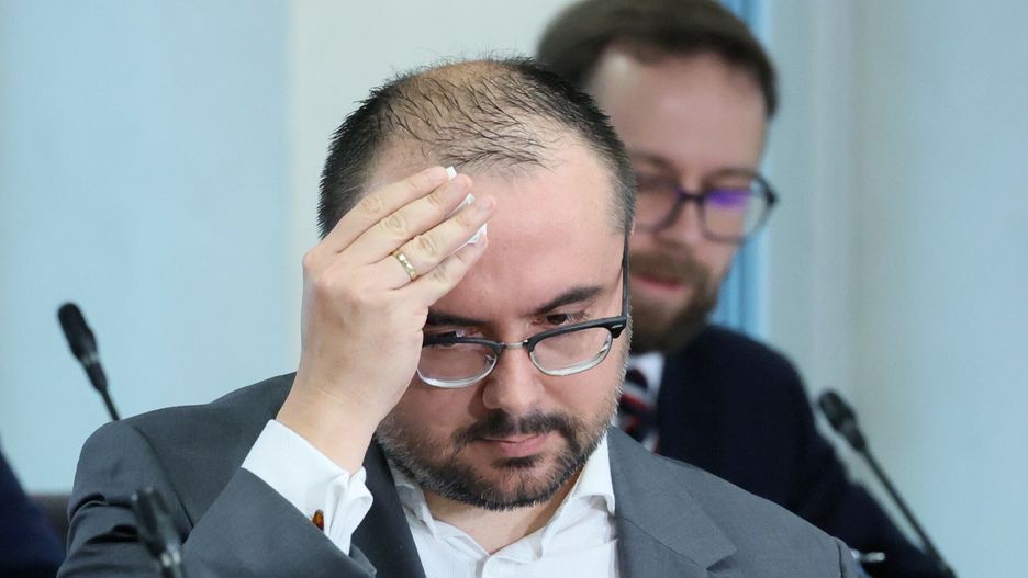 Posiedzenie komisji ?ledczej ds. wybor�w kopertowych
Fot. Wojciech Olkusnik/East News,  Warszawa, 13.02.2024. Sejm. Posiedzenie komisji sledczej ds. wyborow kopertowych. Dyskusja nad wykluczeniem z komisji posla PiS Pawla Jablonskiego.
N/z: Przemyslaw Czarnek, Pawel Jablonski
Wojciech Olkusnik