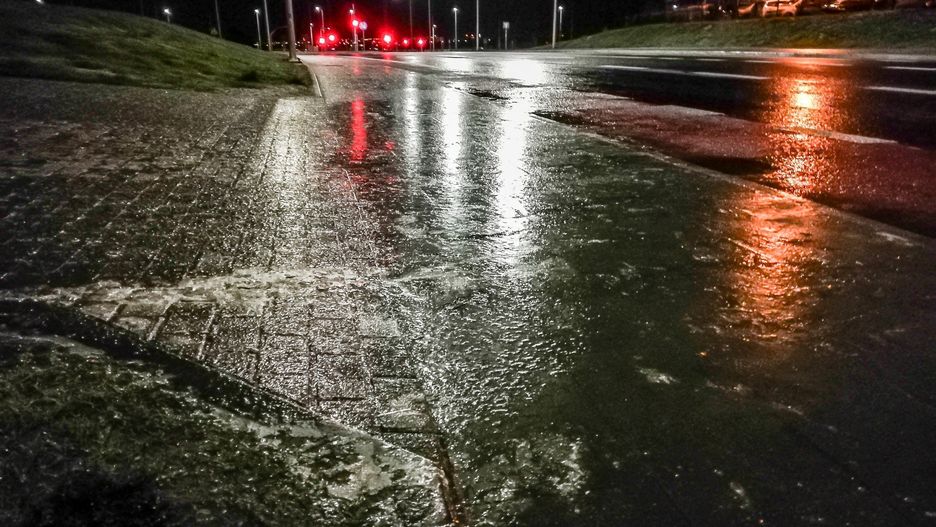 Alerty pogodowe ostrzegają o gołoledzi na terenie środkowej i południowej Wielkopolski