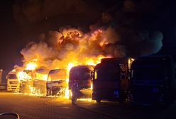 Ogromny pożar w komisie samochodowym. Straty idą w setkach tysięcy