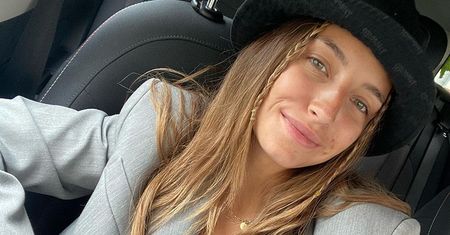 Julia Wieniawa spędza "zwyczajny dzień" w Warszawie z torebką za 10 tysięcy na ramieniu. Wiemy, gdzie kupić podobną taniej (ZDJĘCIA)
