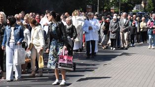 Boże Ciało w Mielnie. Tłumy wiernych wzięły udział w procesji [ZDJĘCIA]