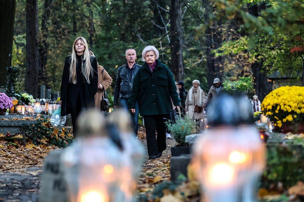 Dodatkowy wolny dzień za Wszystkich Świętych? PIP zabrał głos