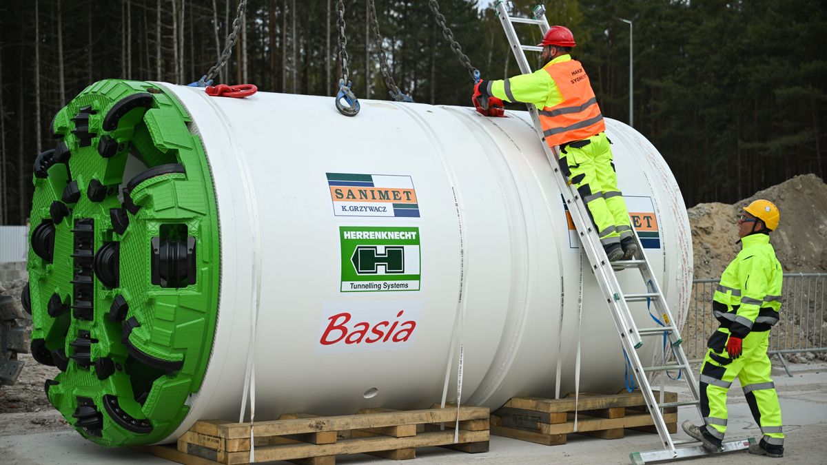 Maszyna TBM "Basia" będzie drążyć mikrotunel pod plażą