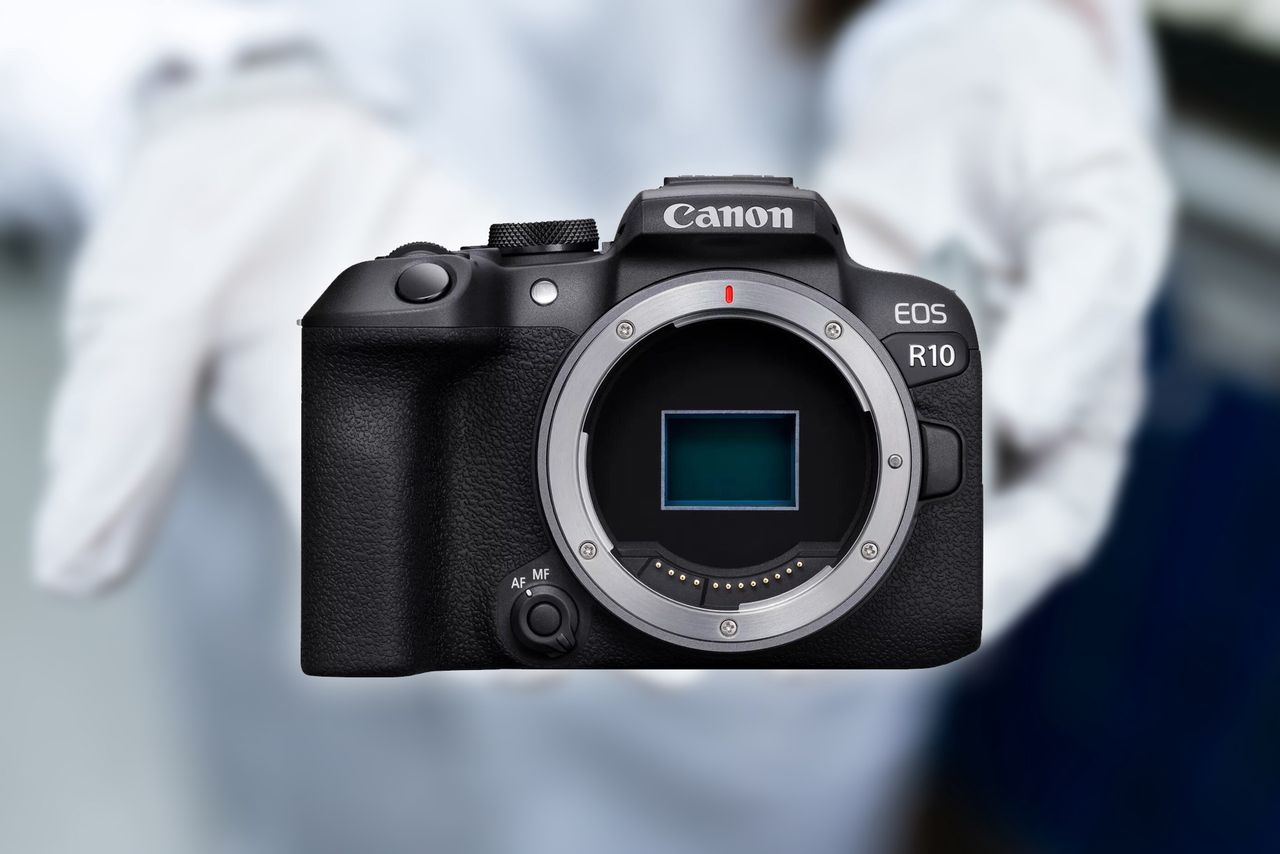 Canon EOS R10 wydaje dziwne dźwięki. Producent ogłasza akcję serwisową