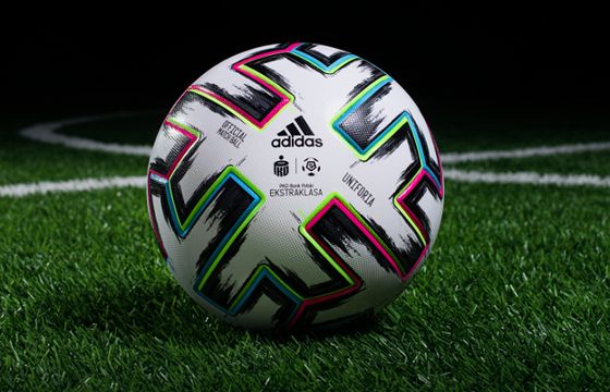 Piłkarska Ekstraklasa wypłaci klubom 230 mln zł