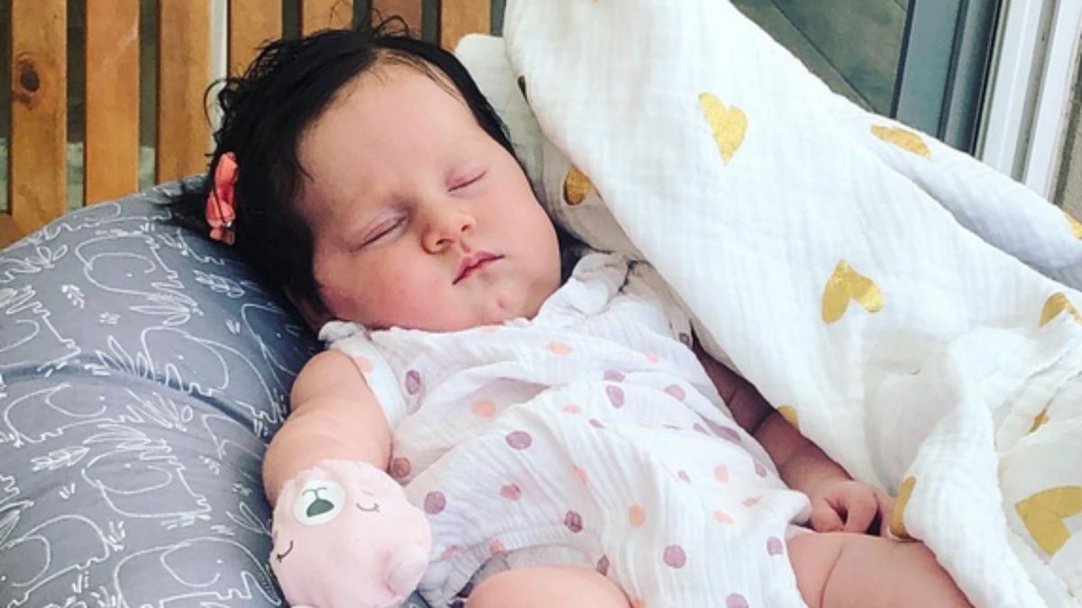 Lekarze z porodówki nigdy nie widzieli bujniejszej czupryny 