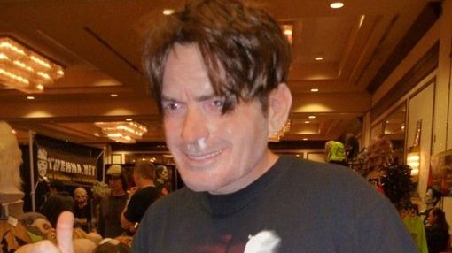 Superrealistyczna maska Charliego Sheena [wideo] 1