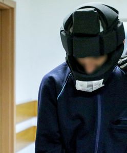 Mieszko R. ugryzł policjanta, gdy zakładano mu kaftan. Nowy zarzut