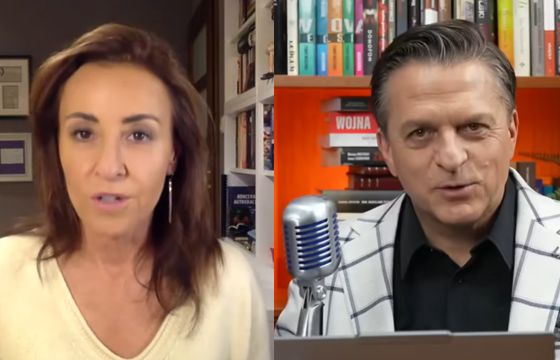 "Głęboka nieufność" kontra "pełne zaufanie". Ranking dziennikarzy politycznych według CBOS