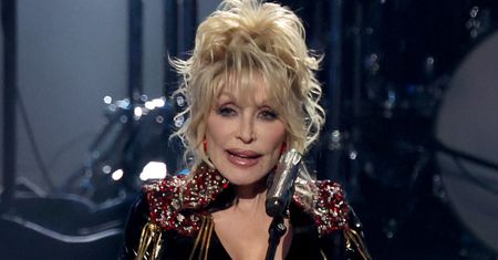 Dolly Parton przez problemy zdrowotne przekłada koncerty. Siostra artystki prosi o modlitwę