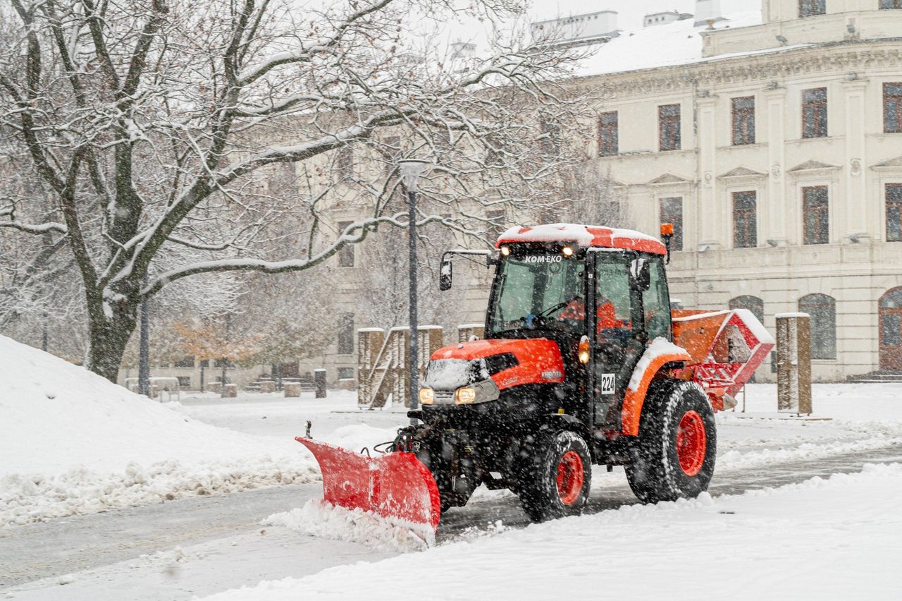 Łódź: Ostrzeżenie przed intensywnymi opadami śniegu i oblodzeniem 26 listopada 2025. Prognoza pogody na środę 26.11.2025