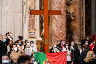 Lockdown w Europie. Godziny policyjne i koniec z mszami w kościołach