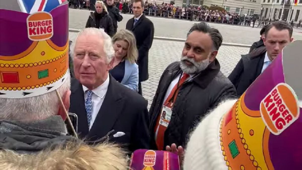 Przechodnie w Berlinie zaskoczyli króla