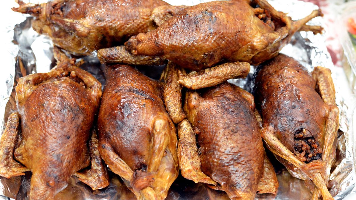 Pieczony gołąb to tradycyjne danie kuchni egipskiej