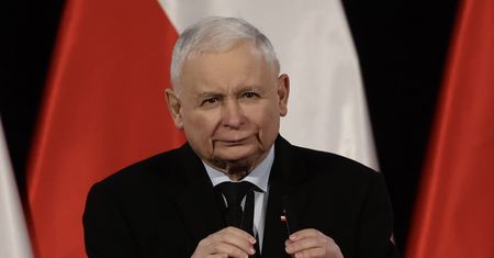 Prezes w tarapatach. W PiS szykują pomoc