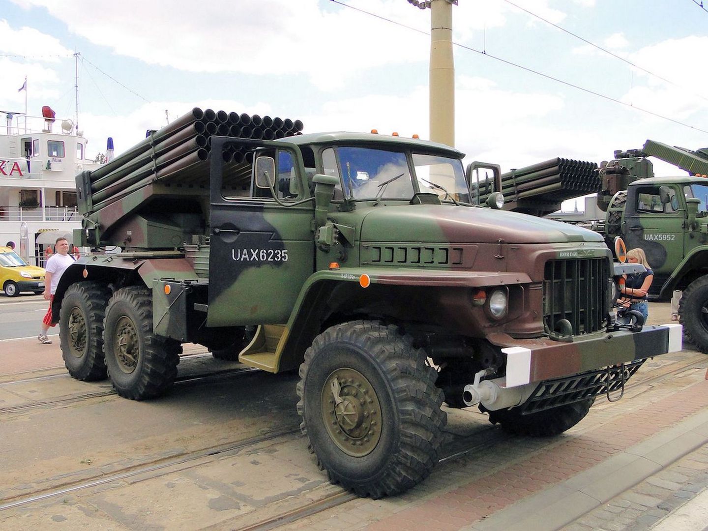 Wyrzutnia rakietowa BM-21 Grad