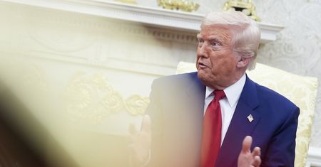 "Bombardują jak szaleni". Trump komentuje rosyjskie ataki