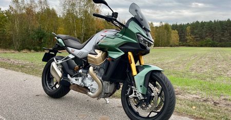 Test: Moto Guzzi V100 Mandello - stworzyć flagowca