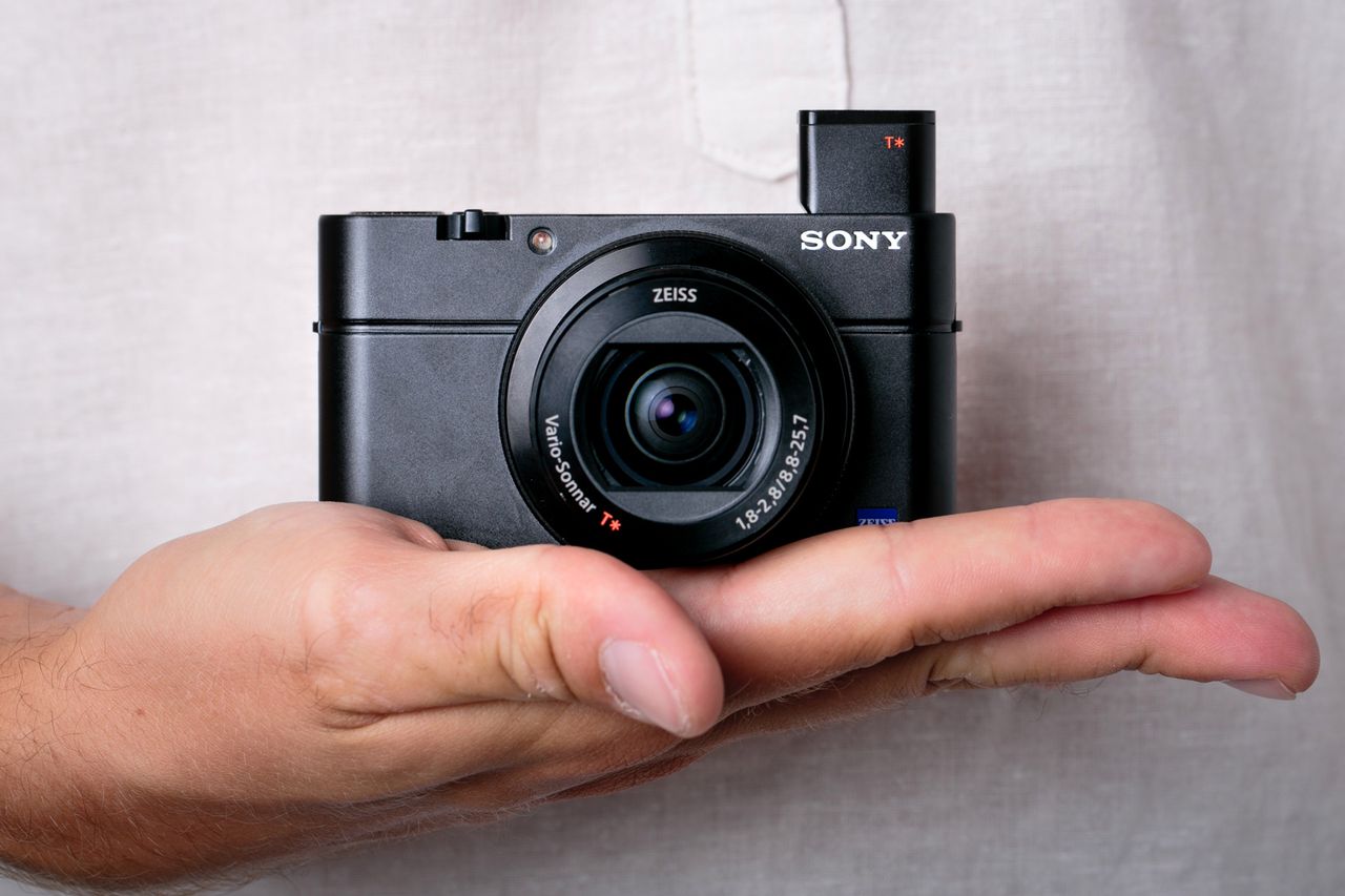 Sony RX100 IV - najlepszy aparat, który mieści się kieszeni [test]