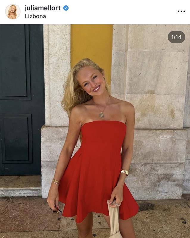Julia Tychoniewicz w czerwonej sukience